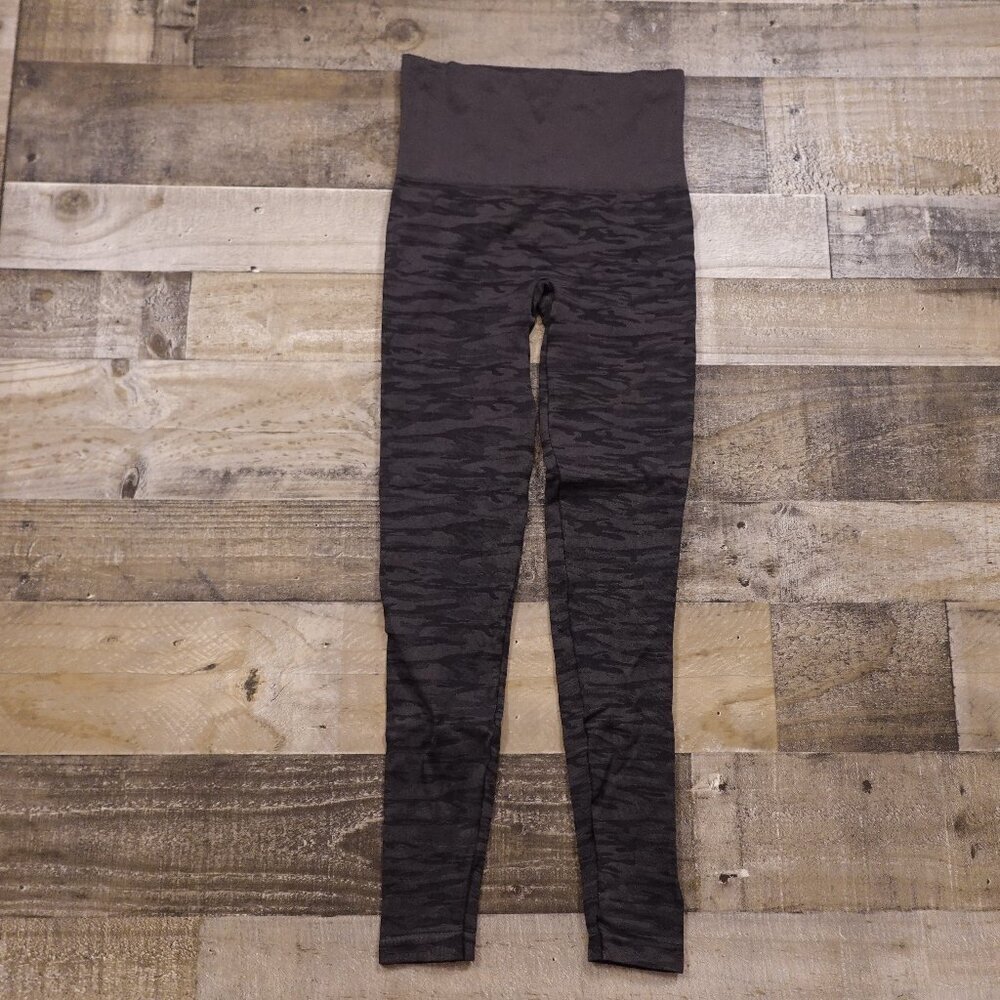 Love your Assets Sara Blakely shapewear leggings women's medium gray camo